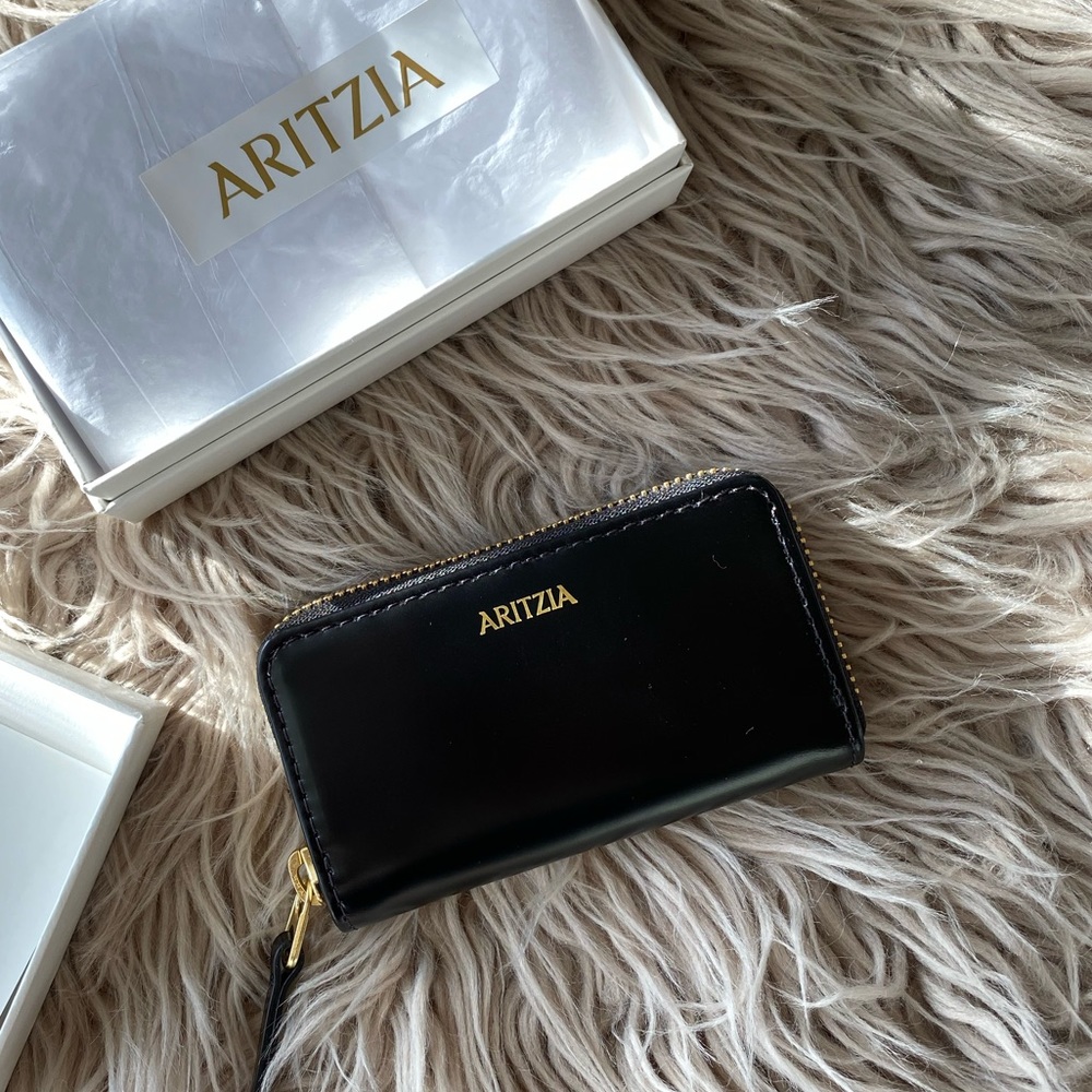 Aritzia black zippered wallet New in box